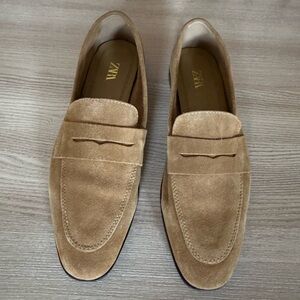 Zara Women’s Brown Suede Slip-On Loafers